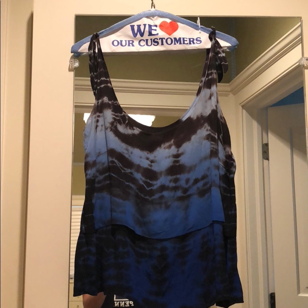 Blue going out top